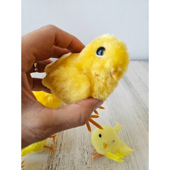 Realistic chick chicken Easter spring decor bird village - Picture 8 of 9